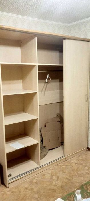 Шифоньер бывший в употреблении. Мебель