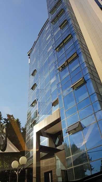 Сдам Офис  100м² и 75м² в  Бизнес Центре /Вест Министр / гост. Hampton