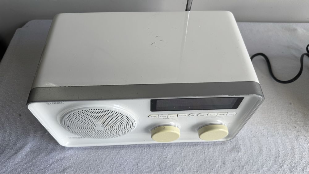 Radio digital cu auxiliar , FM si DAB fm