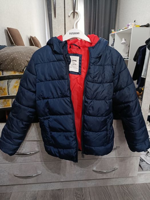 Куртку продам на 7-8 лет