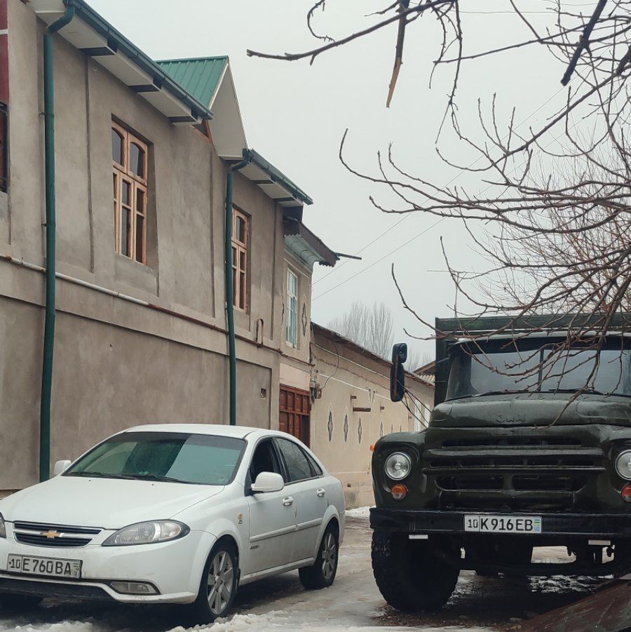 Zil unversal sotladi