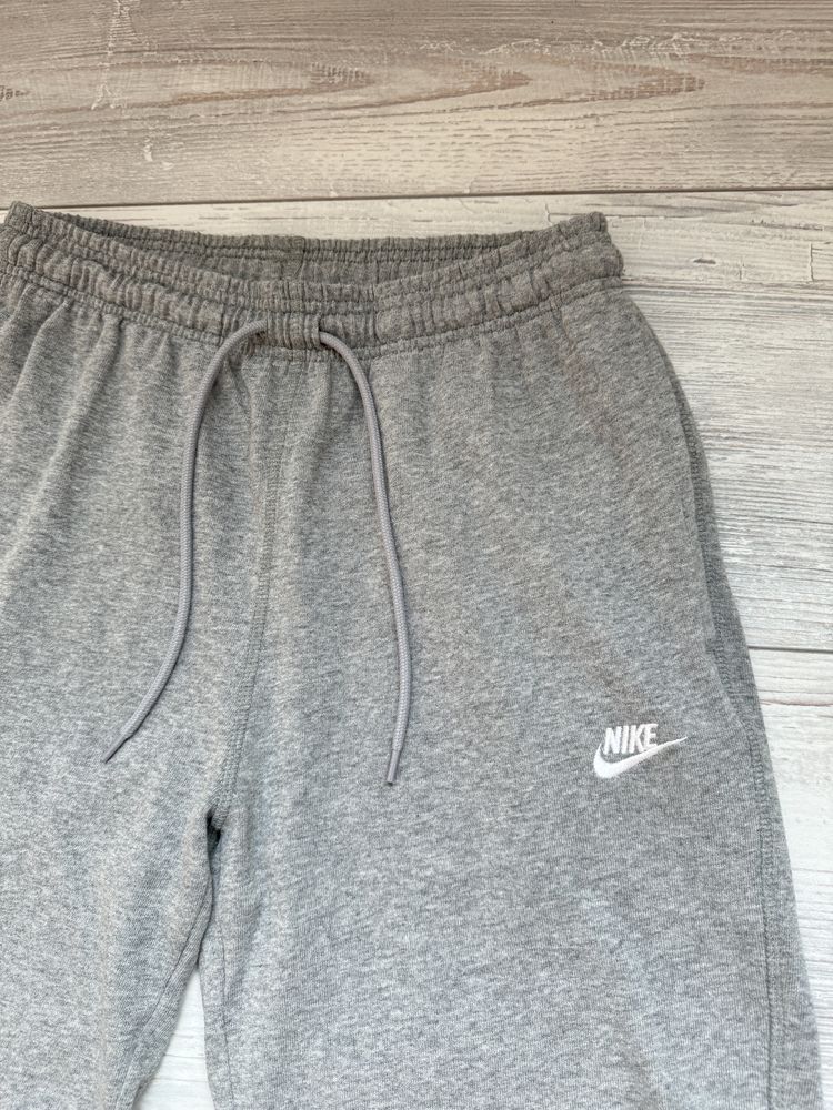 Мъжко! Чисто ново оригинално долнище Nike Club French Terry