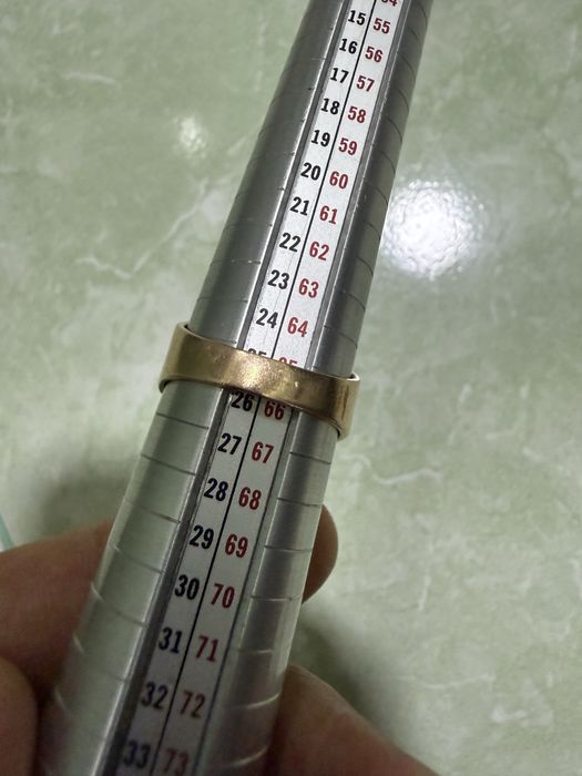 Мужской золотой кольцо скарпион