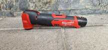 Milwaukee multicutter pe acumulator de 12 V