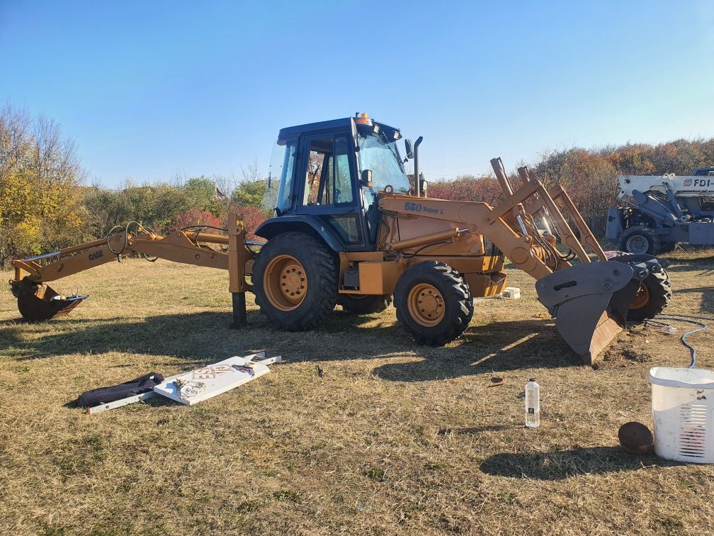 Pivot buldoexcavator