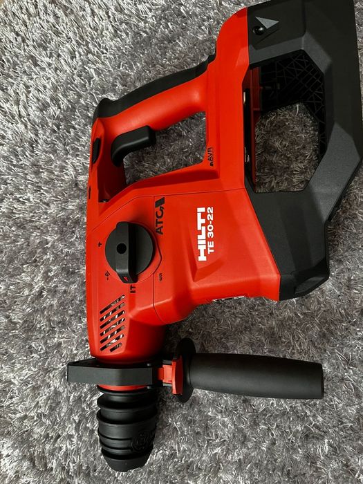 Hilti Te 30-22, acumulator 5A,cuie pistol bx3,set burghie