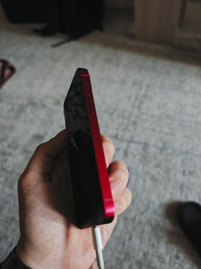 продается Iphone 13 mini