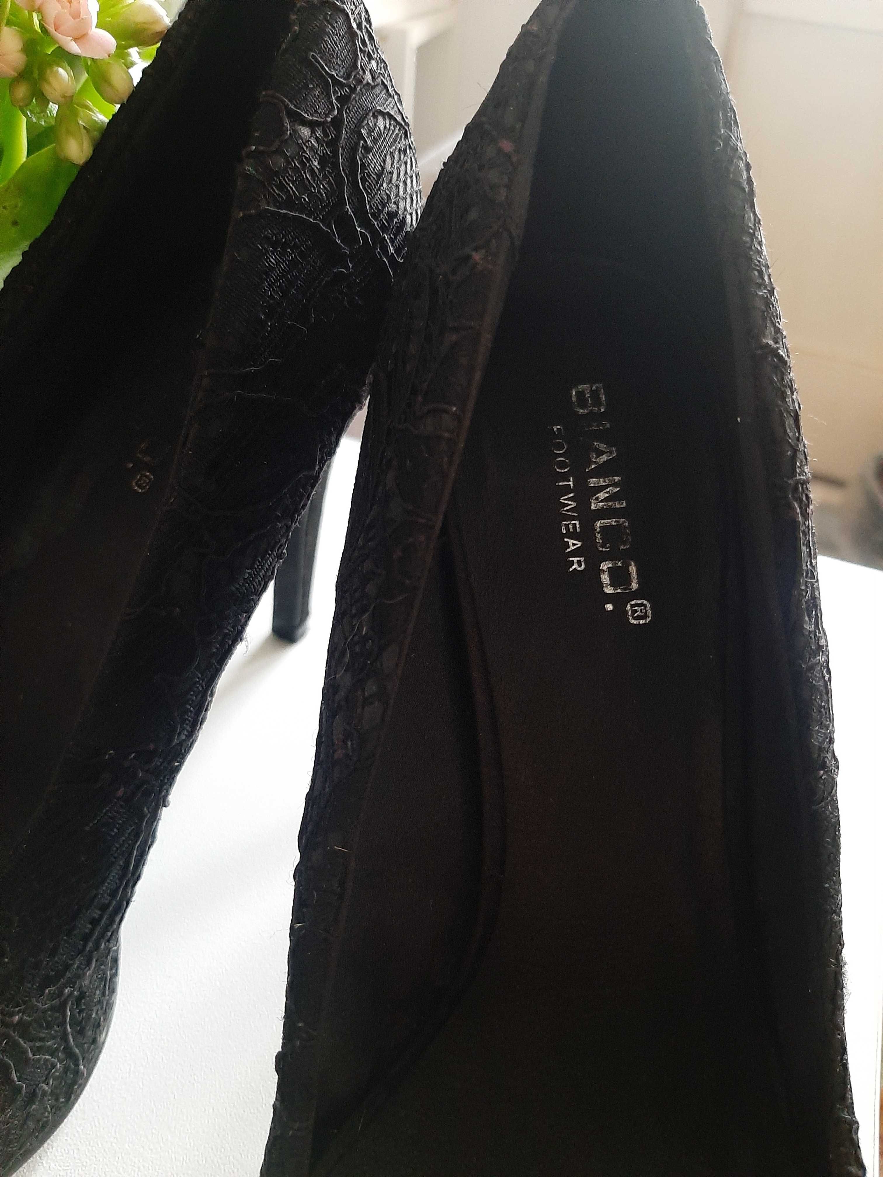 Pantofi eleganți