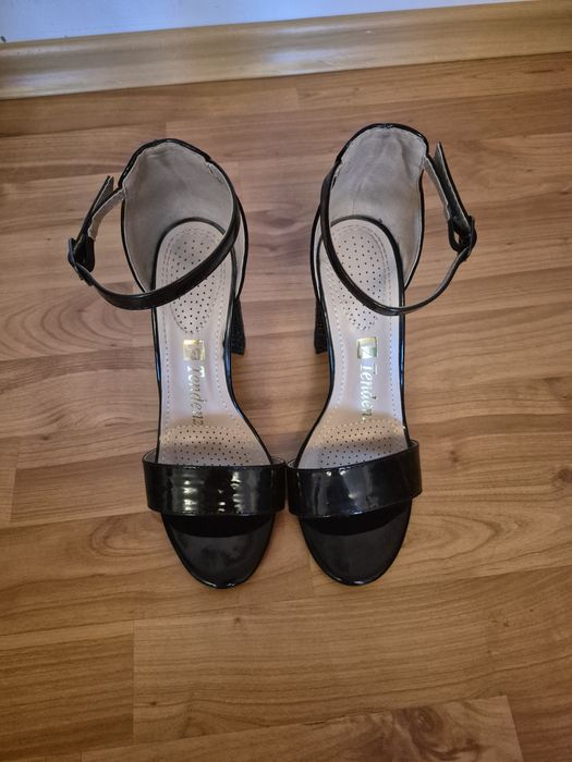 Черни сандали Tendenz 37 номер