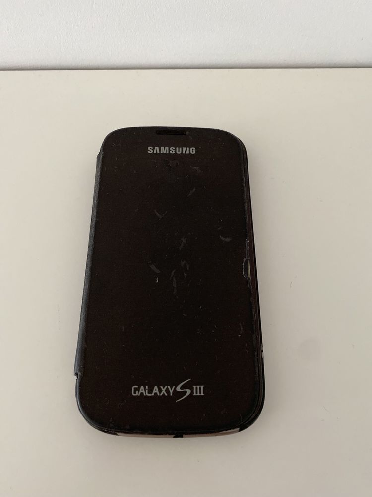 Telefon Samsung S3 (ecran impecabil, pentru piese)