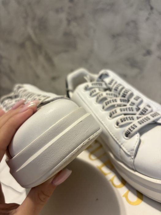 Дамски маратонки Guess