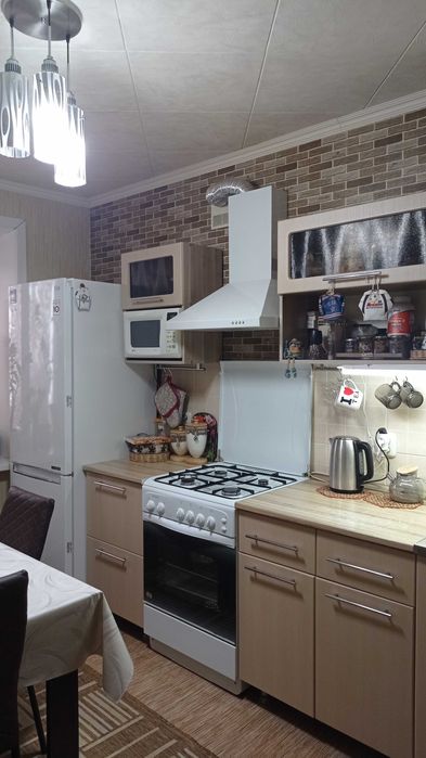 Продам 3 комнатную квартиру, улучшенной планировки в  19 мкр