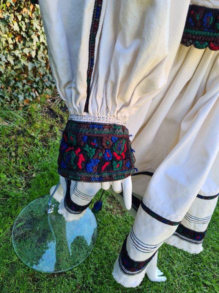 Costum traditional deosebit vechi Oas barbati