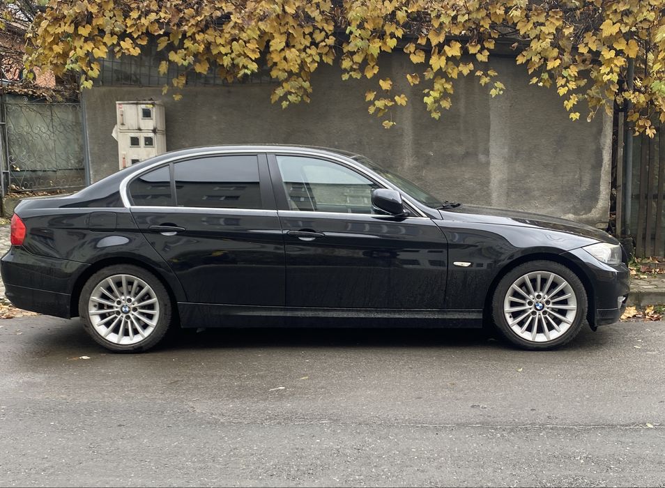 BMW E90 318i (143cp) 2011