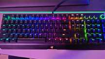 Vând tastatura gaming Razer blackwidow elite
