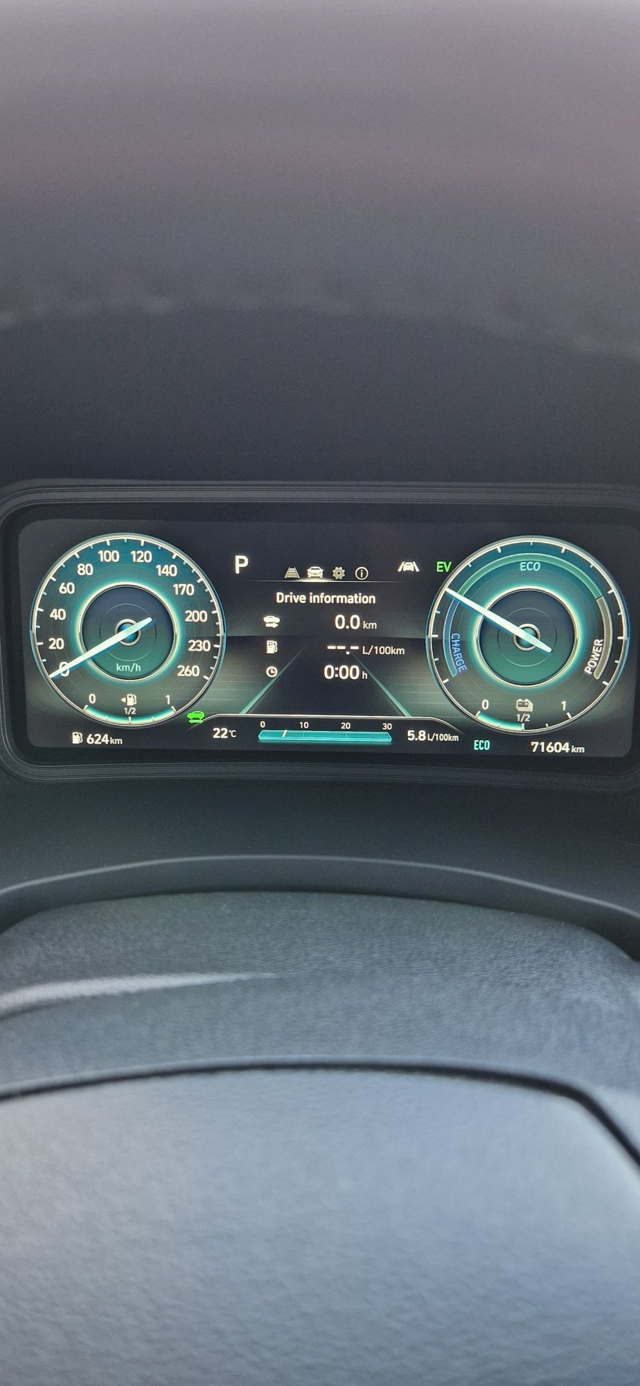 Vând Hyundai kona hibrid