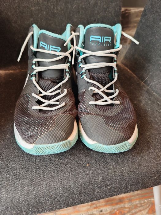Vând adidași Nike Air mărimea 44