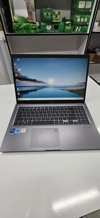 Noutbu Asus sotiladi