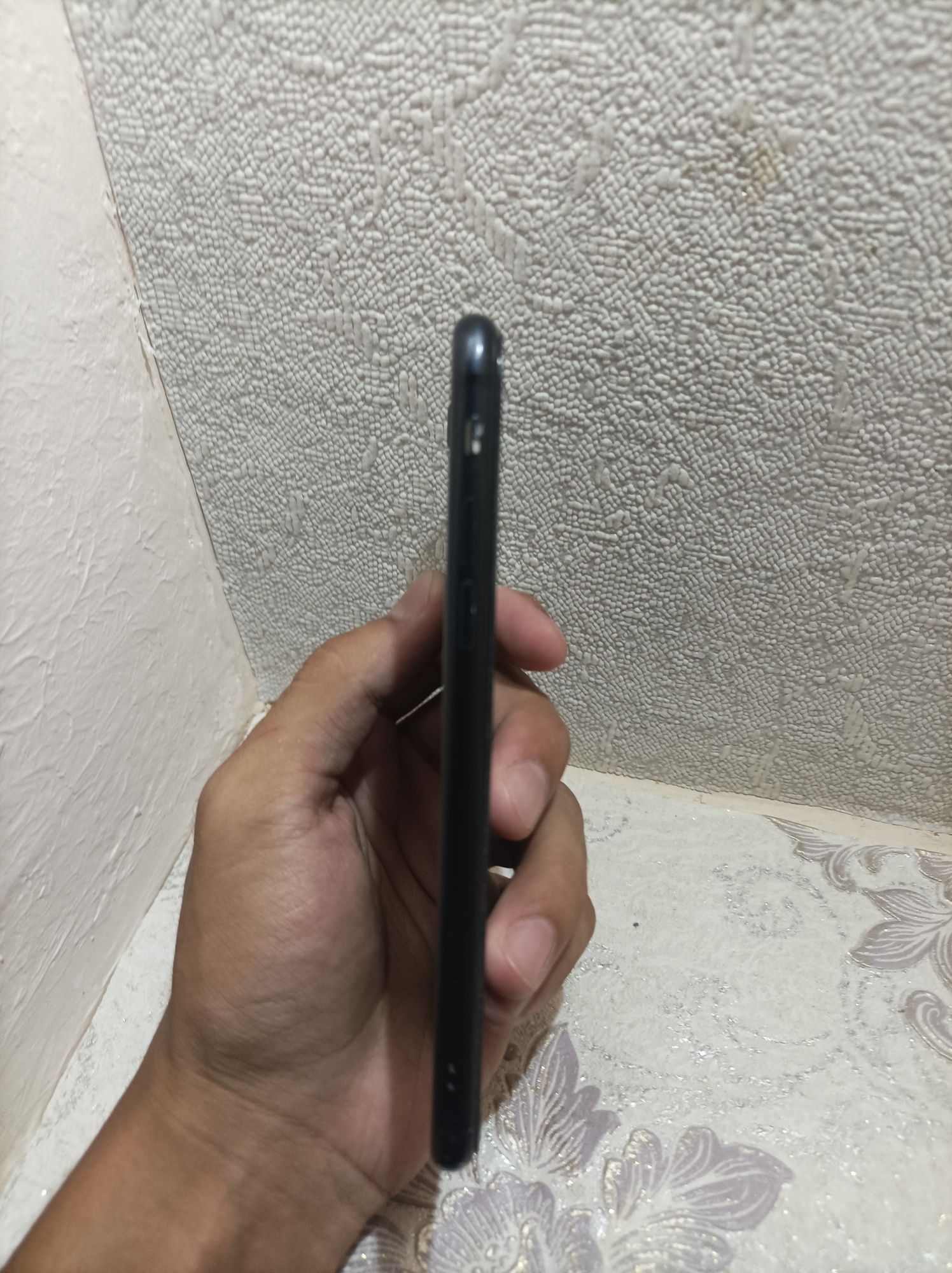 Iphone se2020 64 gb 89 yomkost LL/A Amerika region 1.900 mln