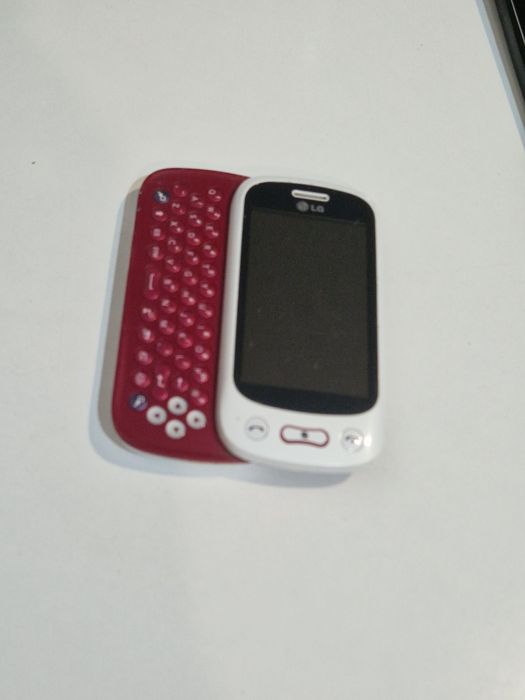 Telefon Lg cu tastatura laterala GT 350