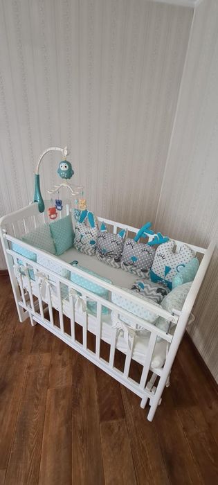 Продаю подушки и мобиль