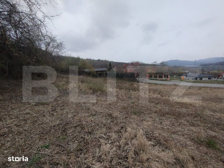 Teren intravilan, 2 fronturi+utilitati la front, 9,63 ari, zona Valea