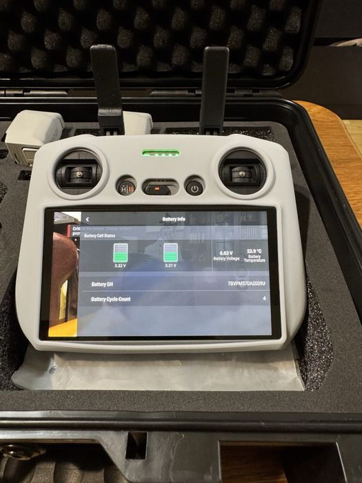 DJI Mini 4 Pro Fly More Combo RC2 + carduri 256GB cadou + accesorii