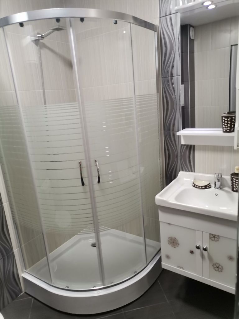 Дава се под наем Тристаен апартамент в Асеновград - 92 кв.м за 357 € - Снимка #4