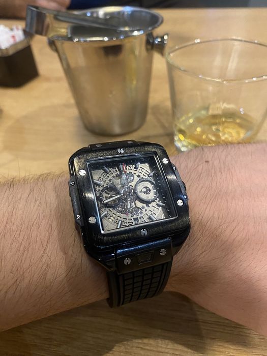 Бял hublot и черен Hulbot