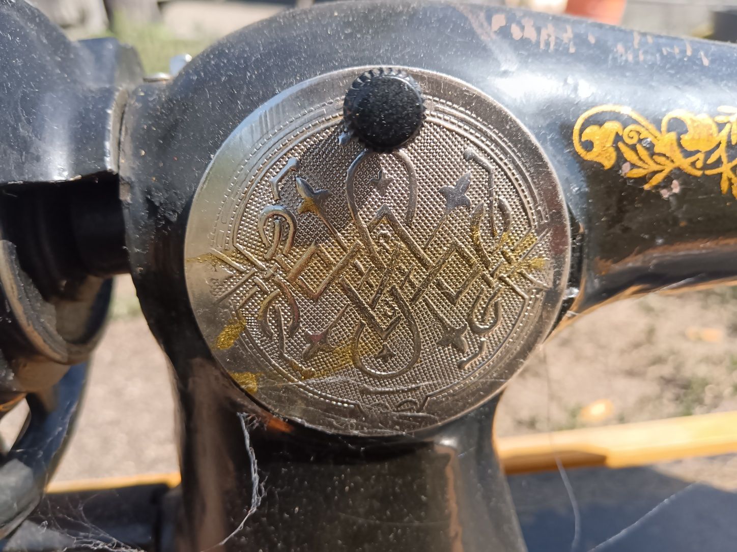 Продам швейную ручную машинку.