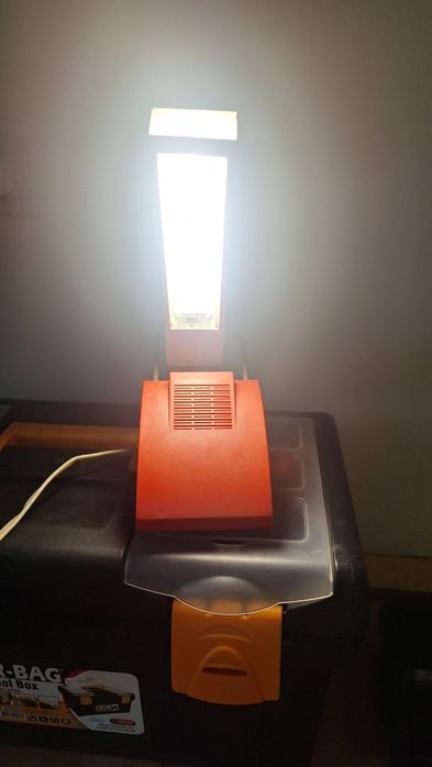 Veioza cu bec economic