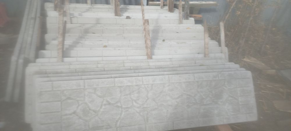 Vând plăci gard din beton urgent