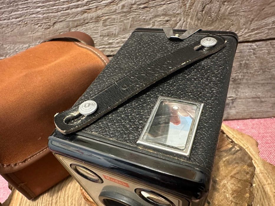 Колекционерска камера KODAK Brownie Flash III