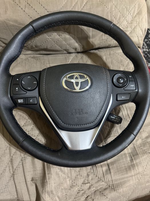 Волан тойота рав4 2015г като нов