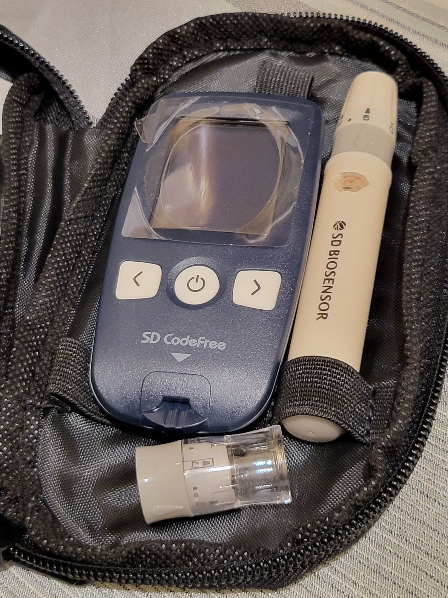 Glucometru Code Free,pentru măsurarea glicemiei -25 LEi