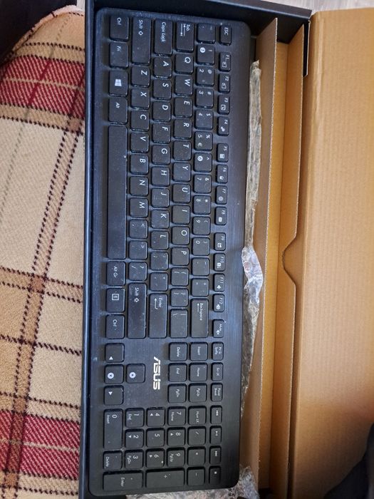 Tastatura Asus de vinzare în stare f buna