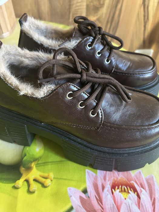 Дамски обувки кафяви с пух