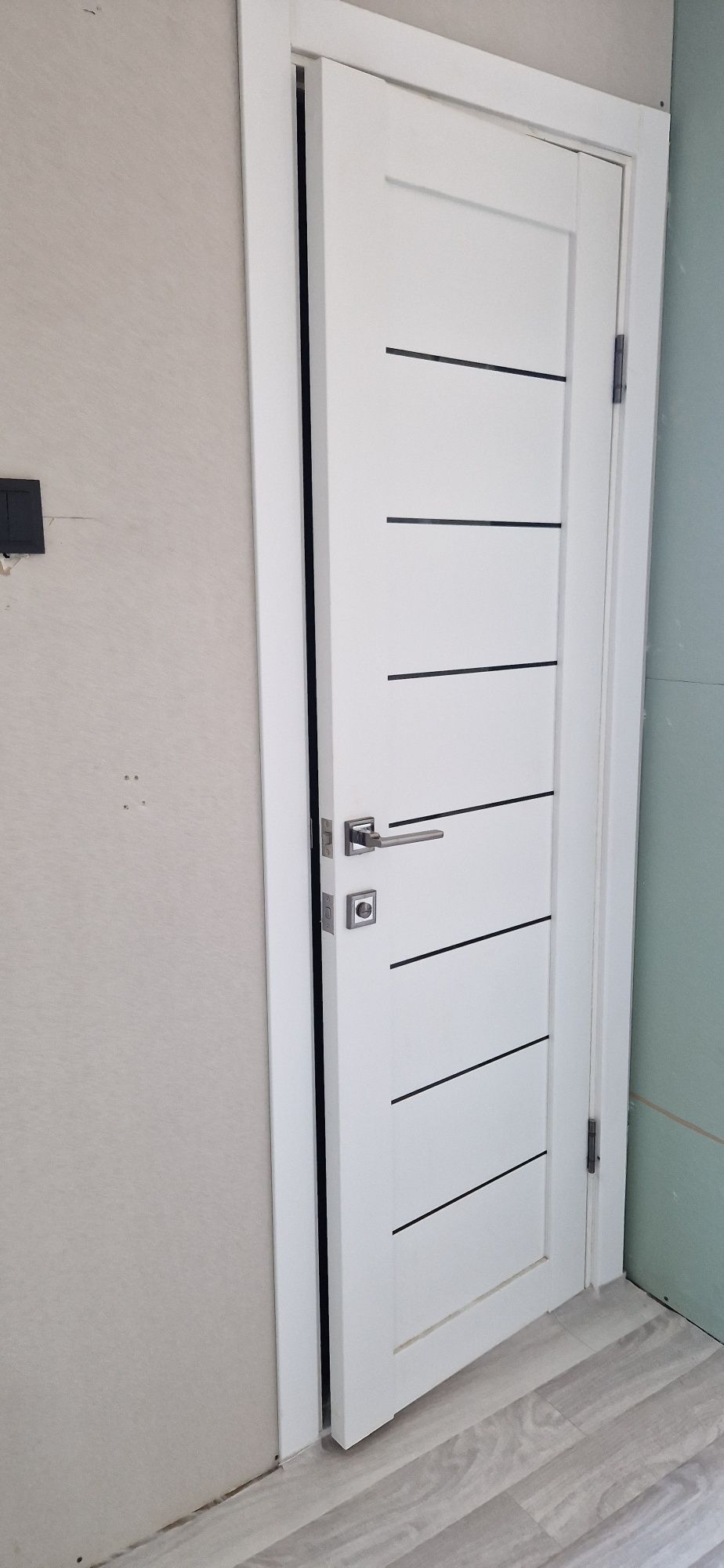 Продаётся новая дверь в туалет,60 см ,