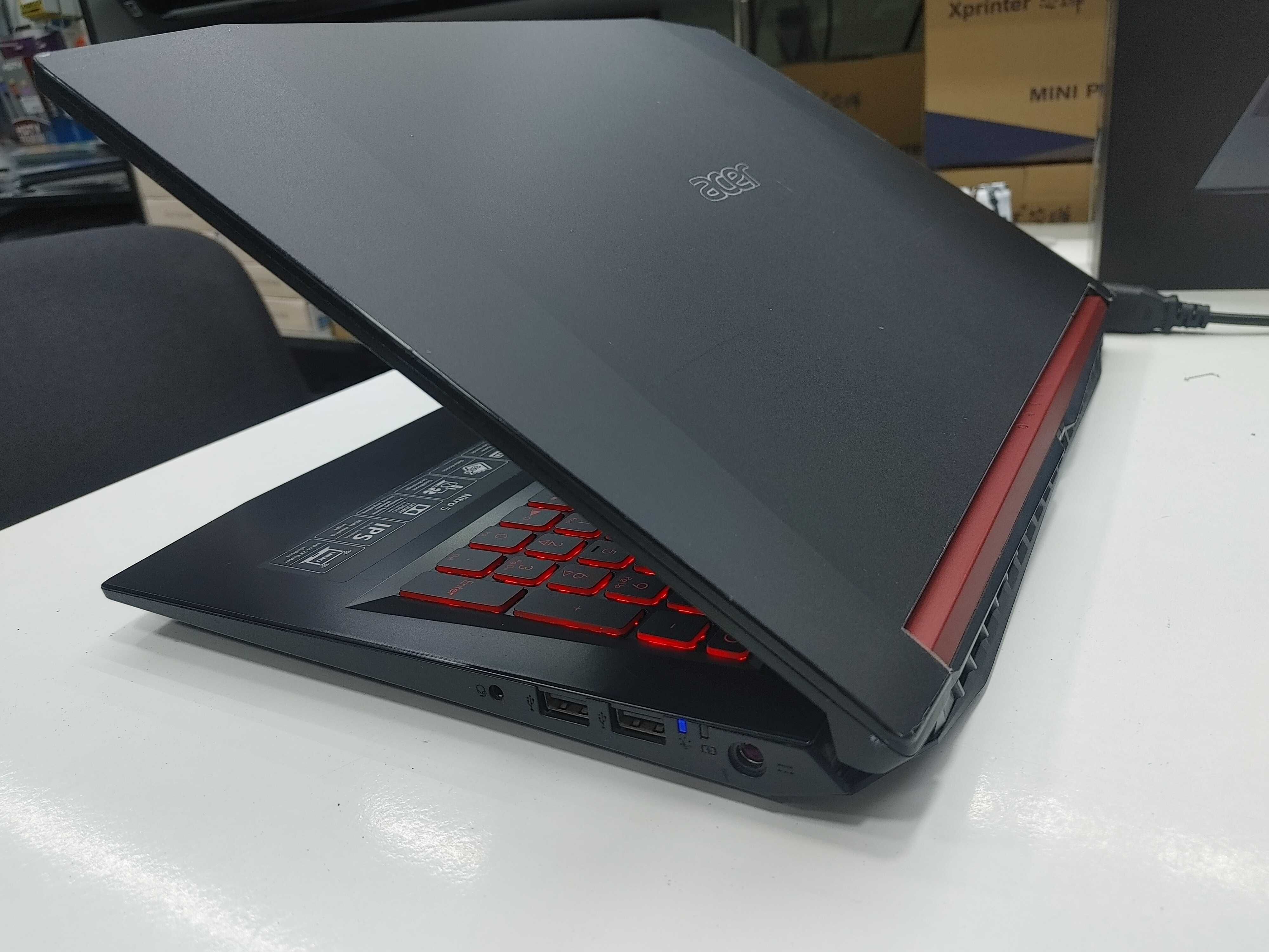 Acer Nitro 5  i5-7300HQ 8/128+1000 GB GTX 1050 ti 4gb 15.6" FHD