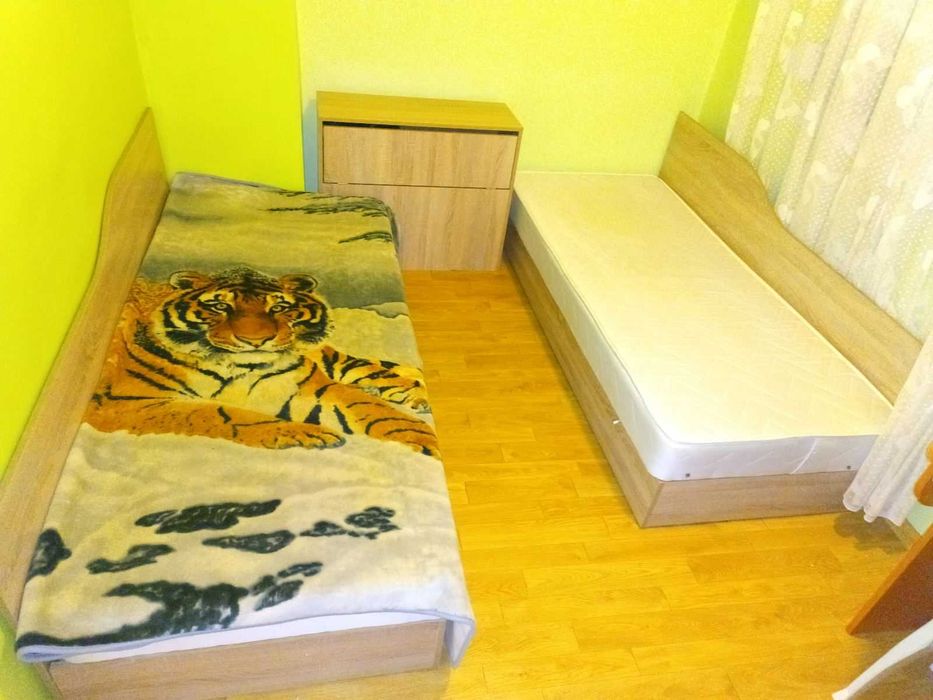 Продавам Ъглови дивани с ракла и матраци