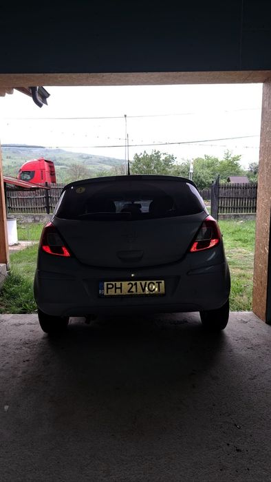 Vând opel corsa d
