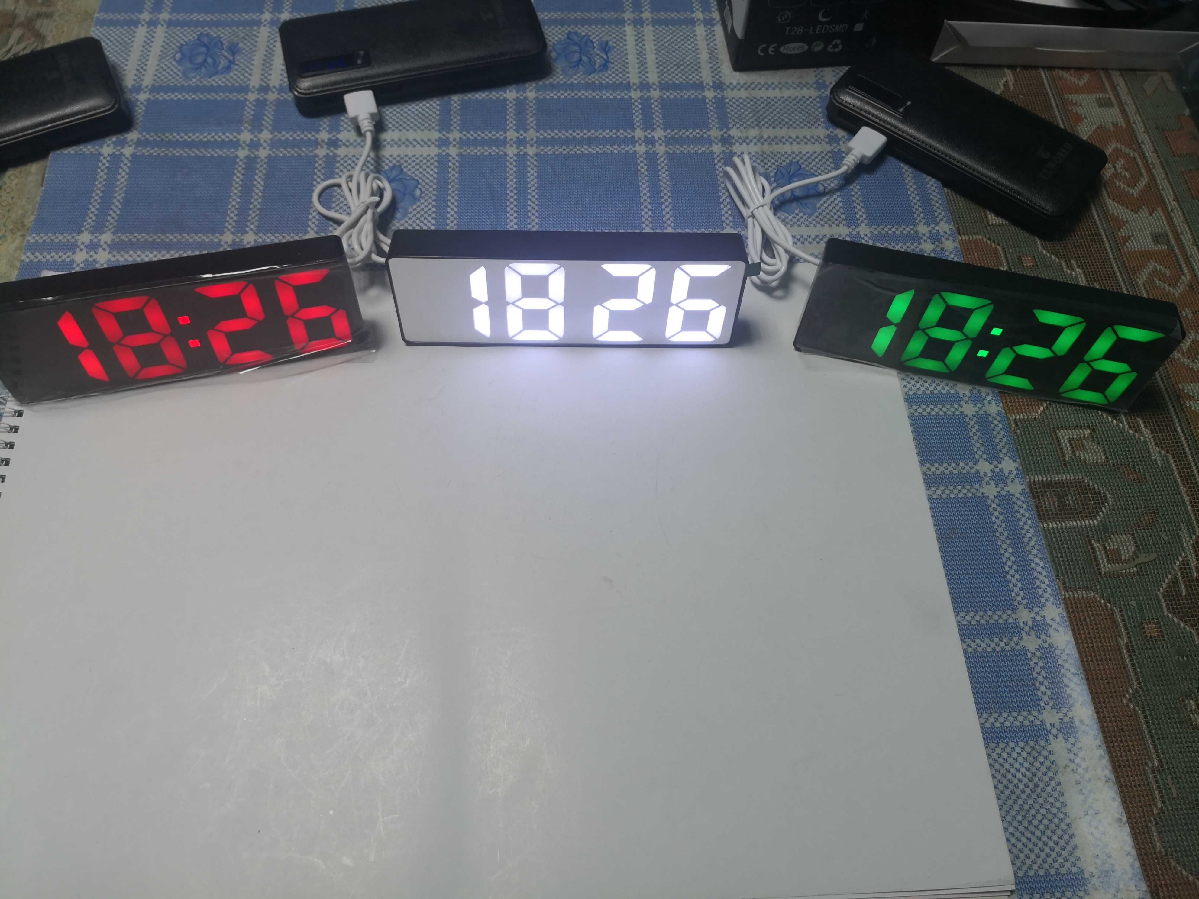 Ceas digital de birou cu oglinda diferite culori
