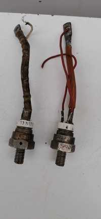 vand    doua   diode   pret  ambele   85  lei