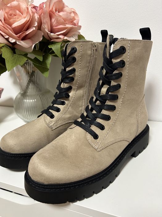 Ghete captusite 38 Noi cu eticheta