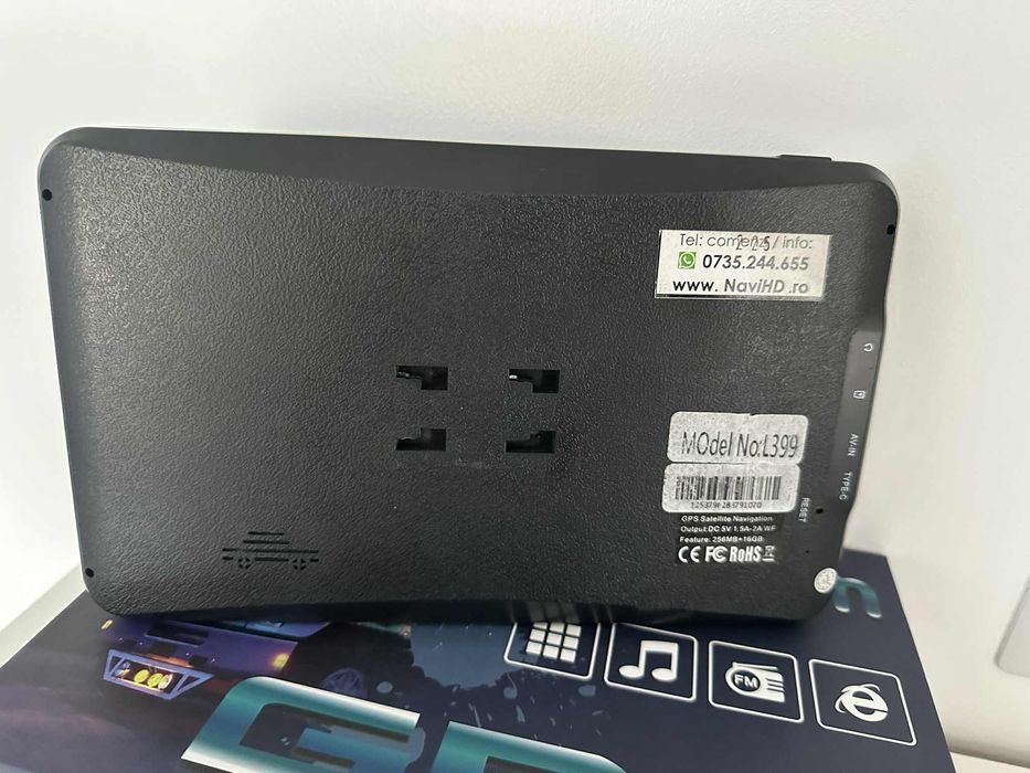 Vând GPS navi HD+