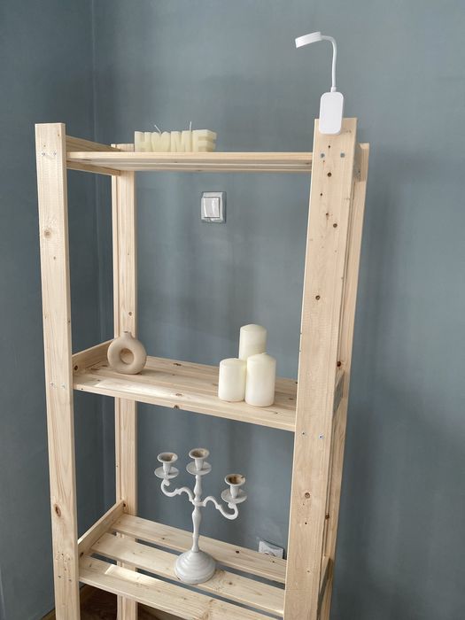 Дървена етажерка