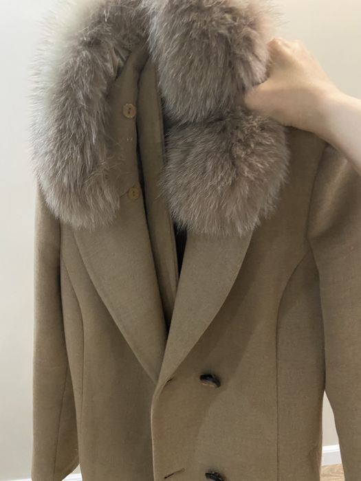 Пальто сатылады!