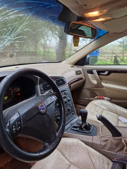 Vind sau petru dezmebrat volvo s60 2.4