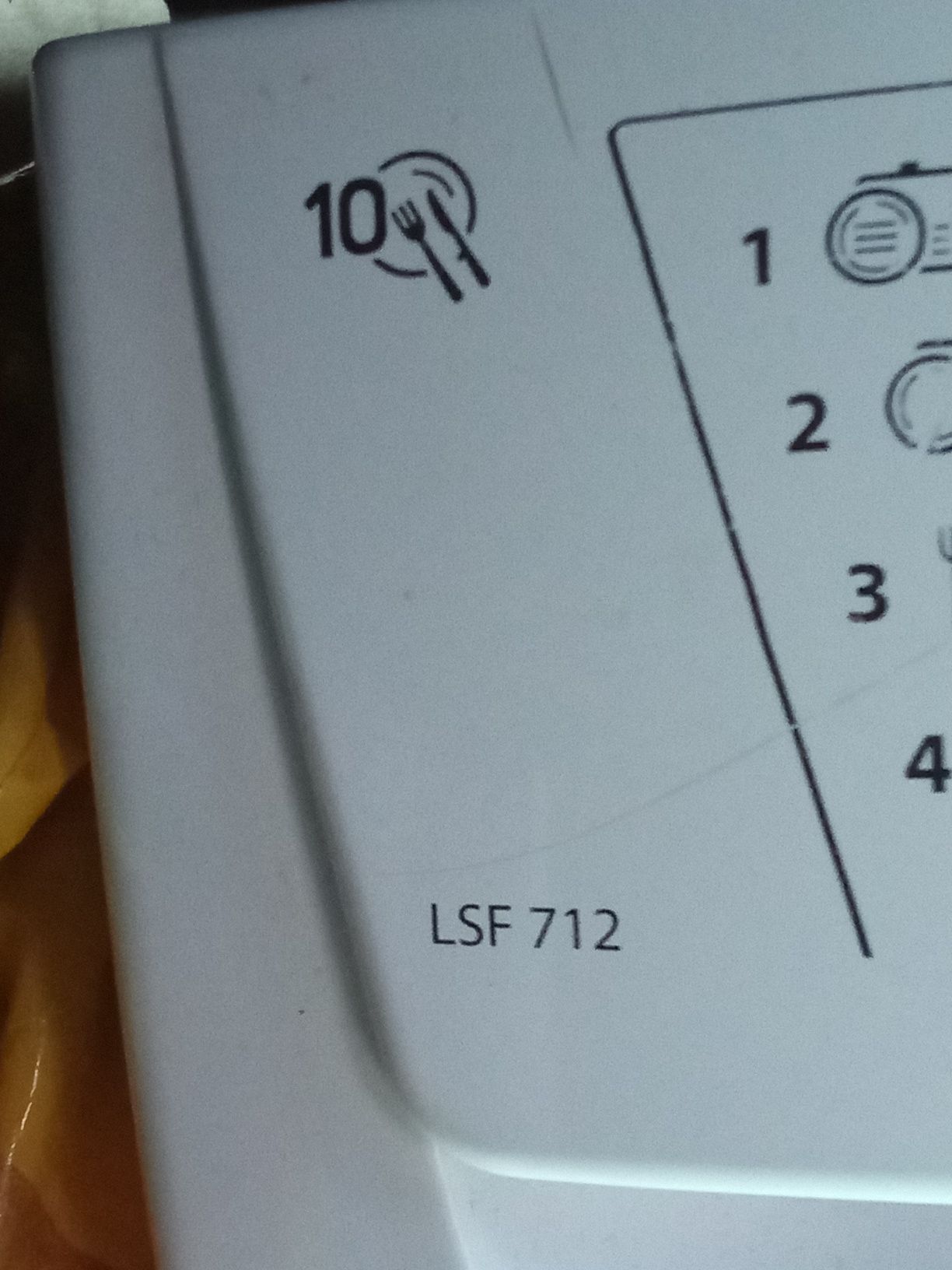 Съдомиялна Hotpoint ARISTON LSF 712 цяла за ремонт или части