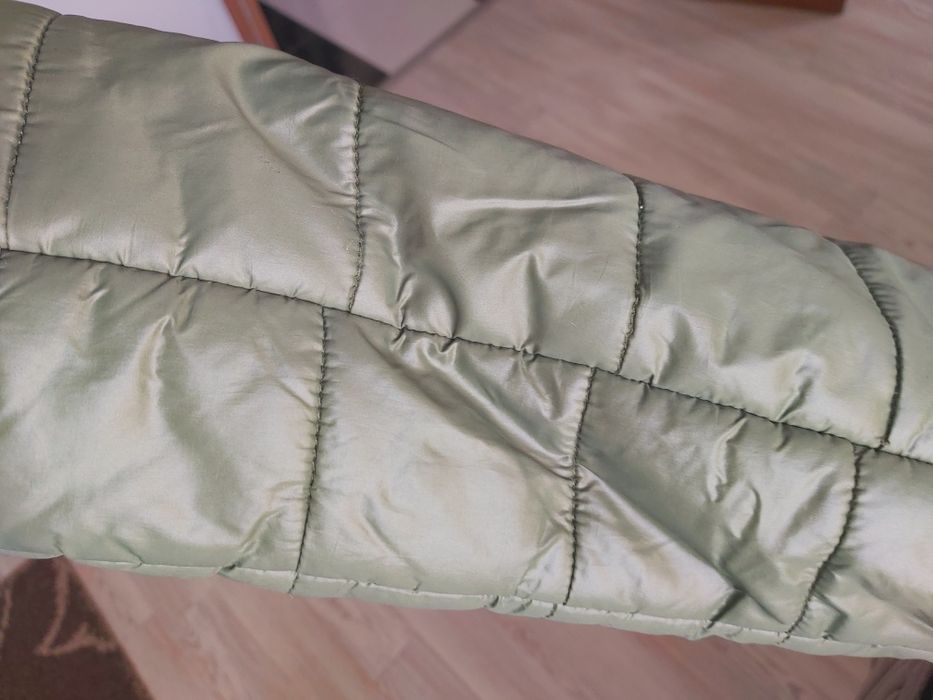 Шушляково тъмнозелено яке на Bershka